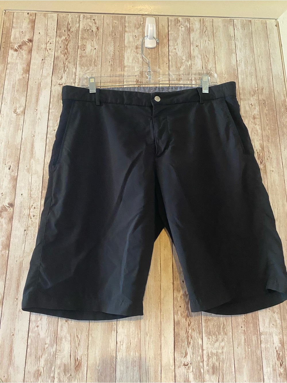 Nike Golf Men's Black Performance Shorts Modern Fit Size XL Athletic Wear